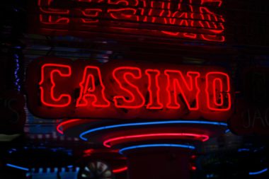 Roter Schriftzug Casino
